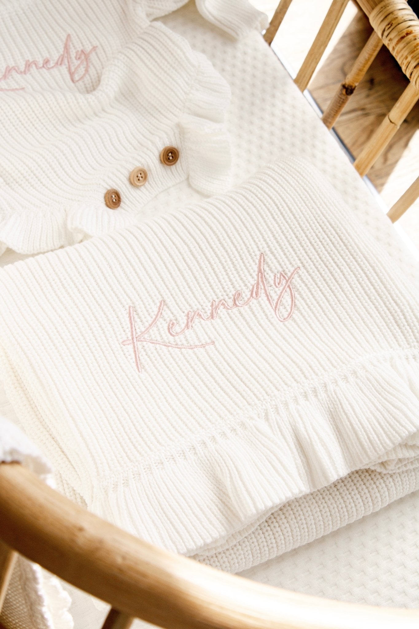 Chunky Ruffle Edge Blanket | White