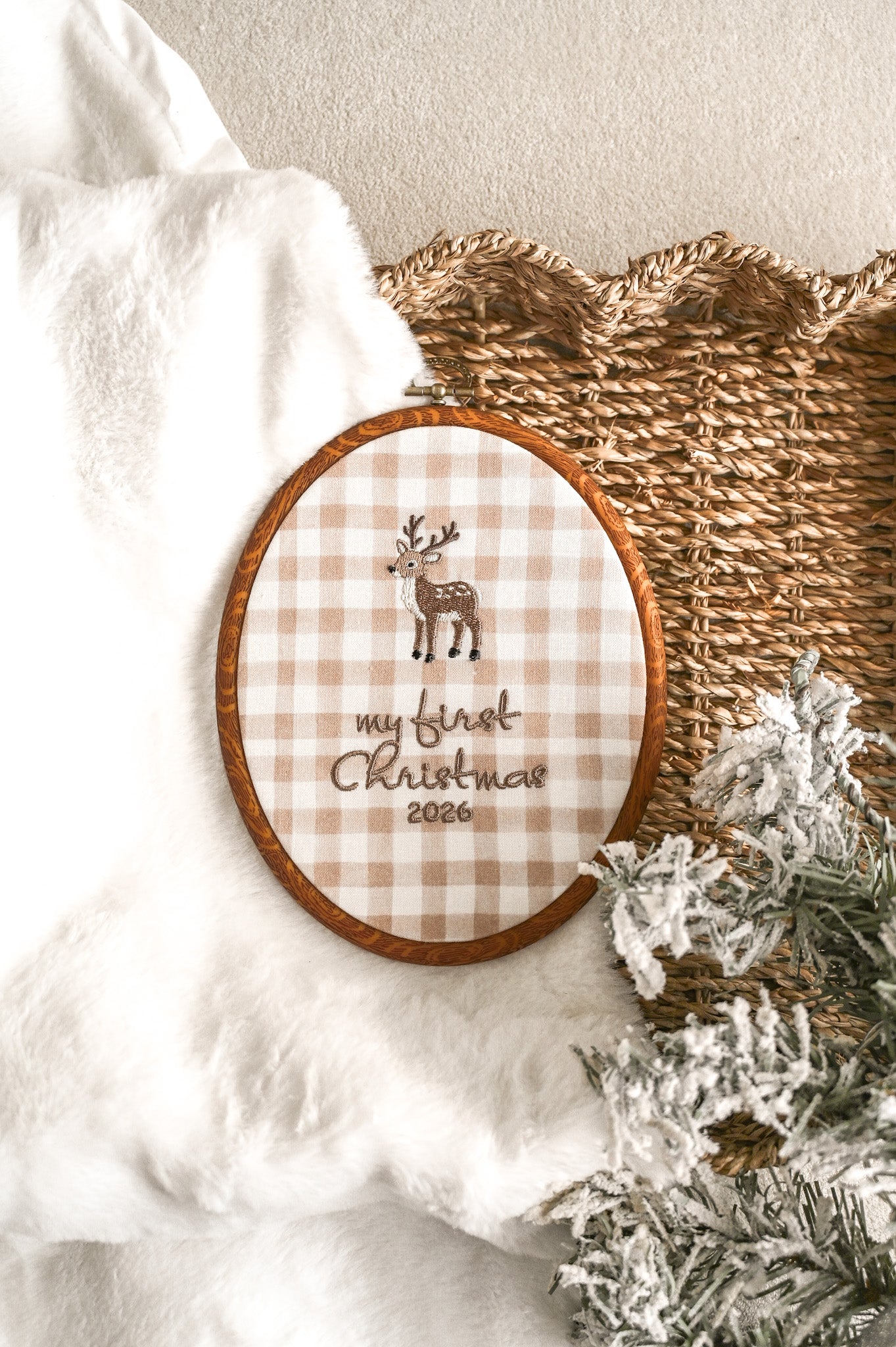 Embroidery Hoop Plaque | Christmas Reindeer