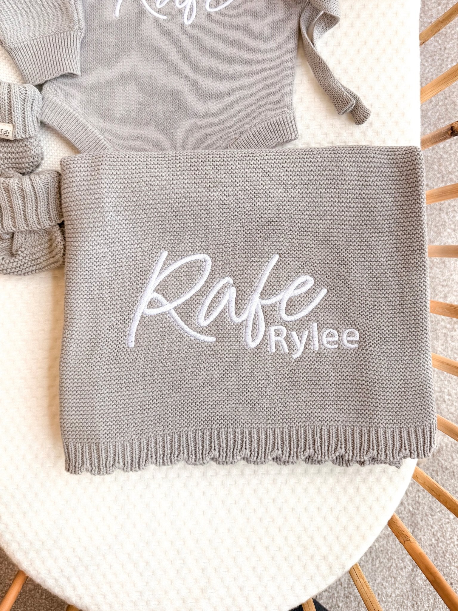 Scalloped Edge Blanket | Stone Grey