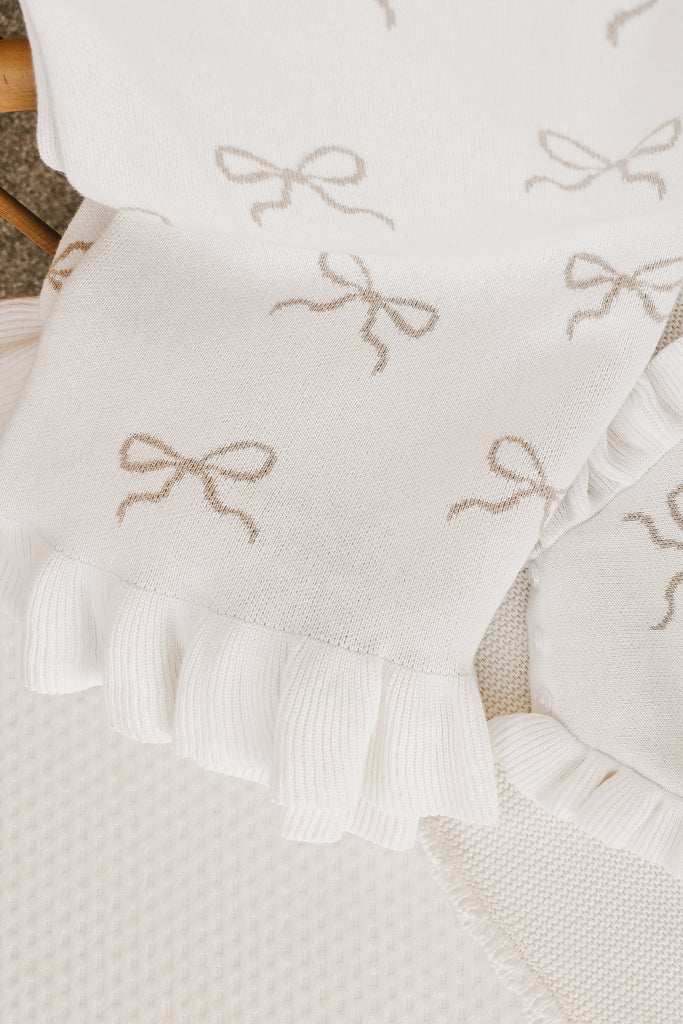 Ruffled Edge Blanket | Bows