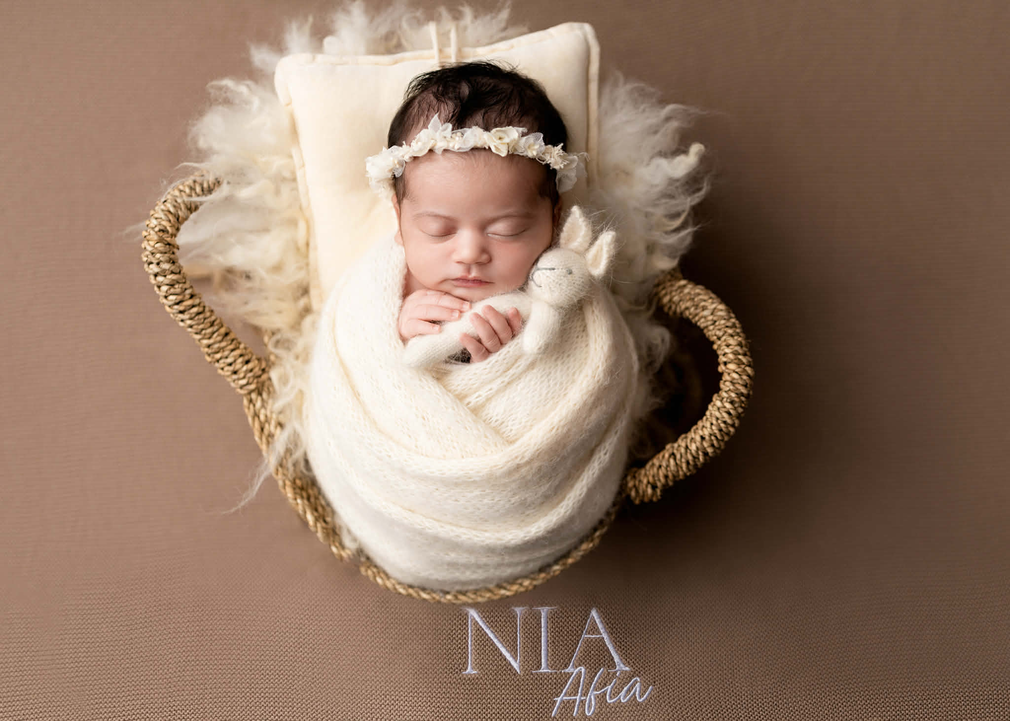Scalloped Edge Baby Knit Blanket | Mocha