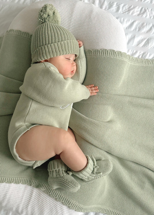 Scalloped Edge Blanket | Sage Green